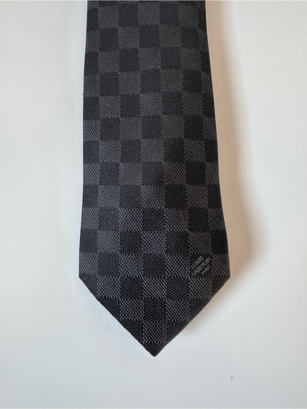 LOUIS VUITTON Caravat Black and Charcoal Checker Silk Tie - Picture 2 of 12